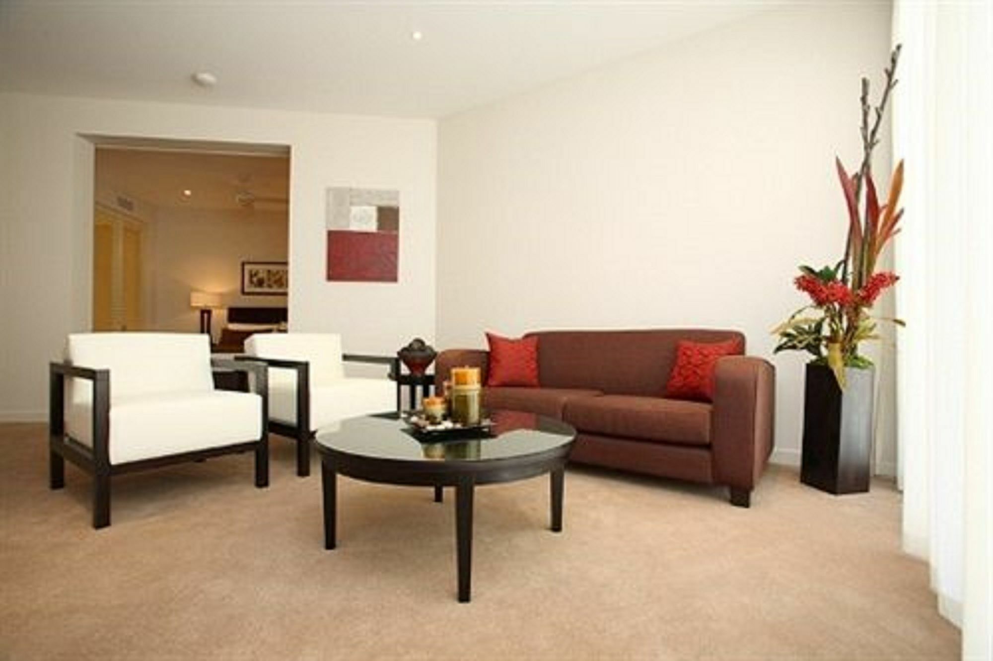 Grand Mercure Allegra Hervey Bay Exterior foto A living room with carpet